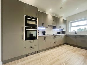 Kitchen- click for photo gallery